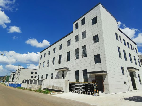 擠塑板有著很好的防水性和防潮性！